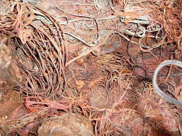 Sucata de cobre no pátio da Metalis